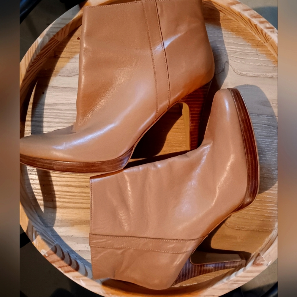 Women's Tan Ankle Boots sz 11